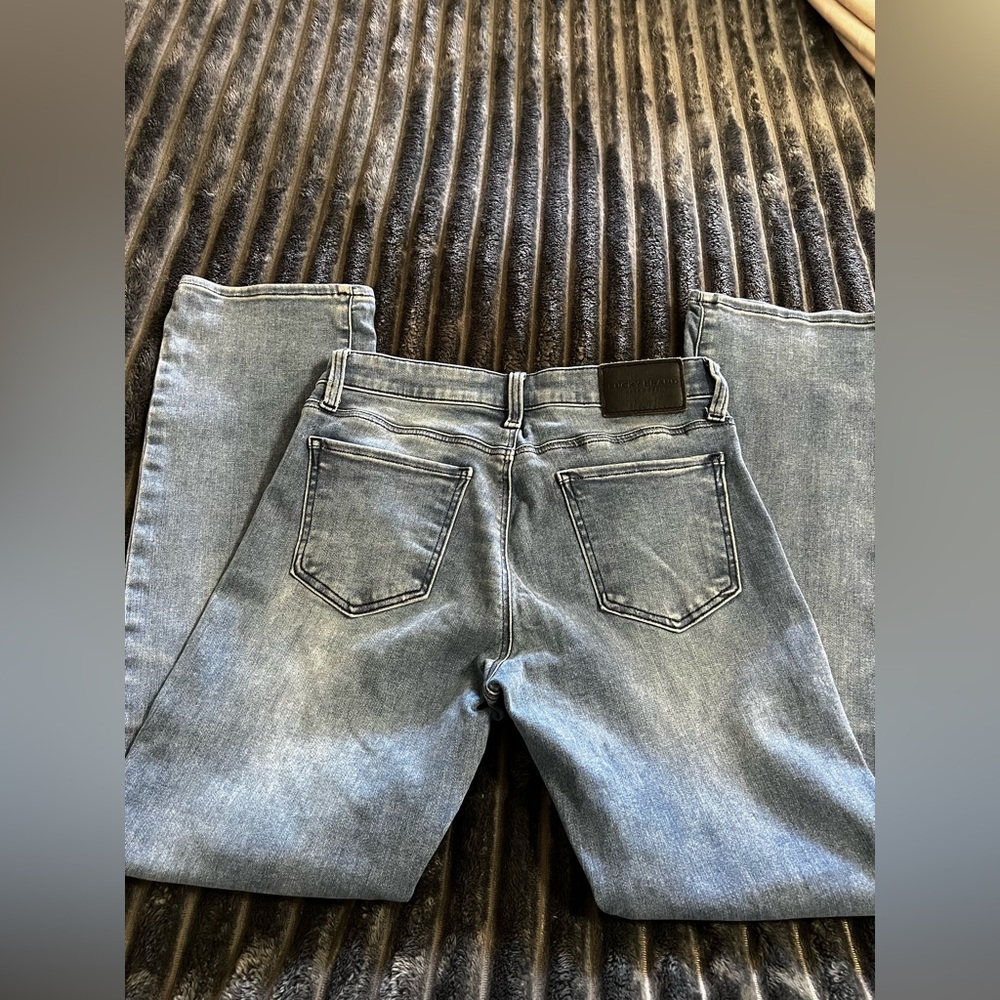 Lucky Brand Light Blue Midrise Straight Leg Jeans 8 - Picture 4 of 8